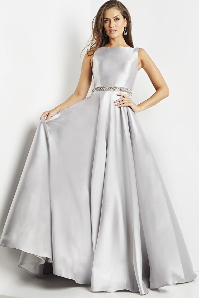 Grey Tulle Gown And Dupatta With Trail | Tulle gown, Grey gown, Gowns